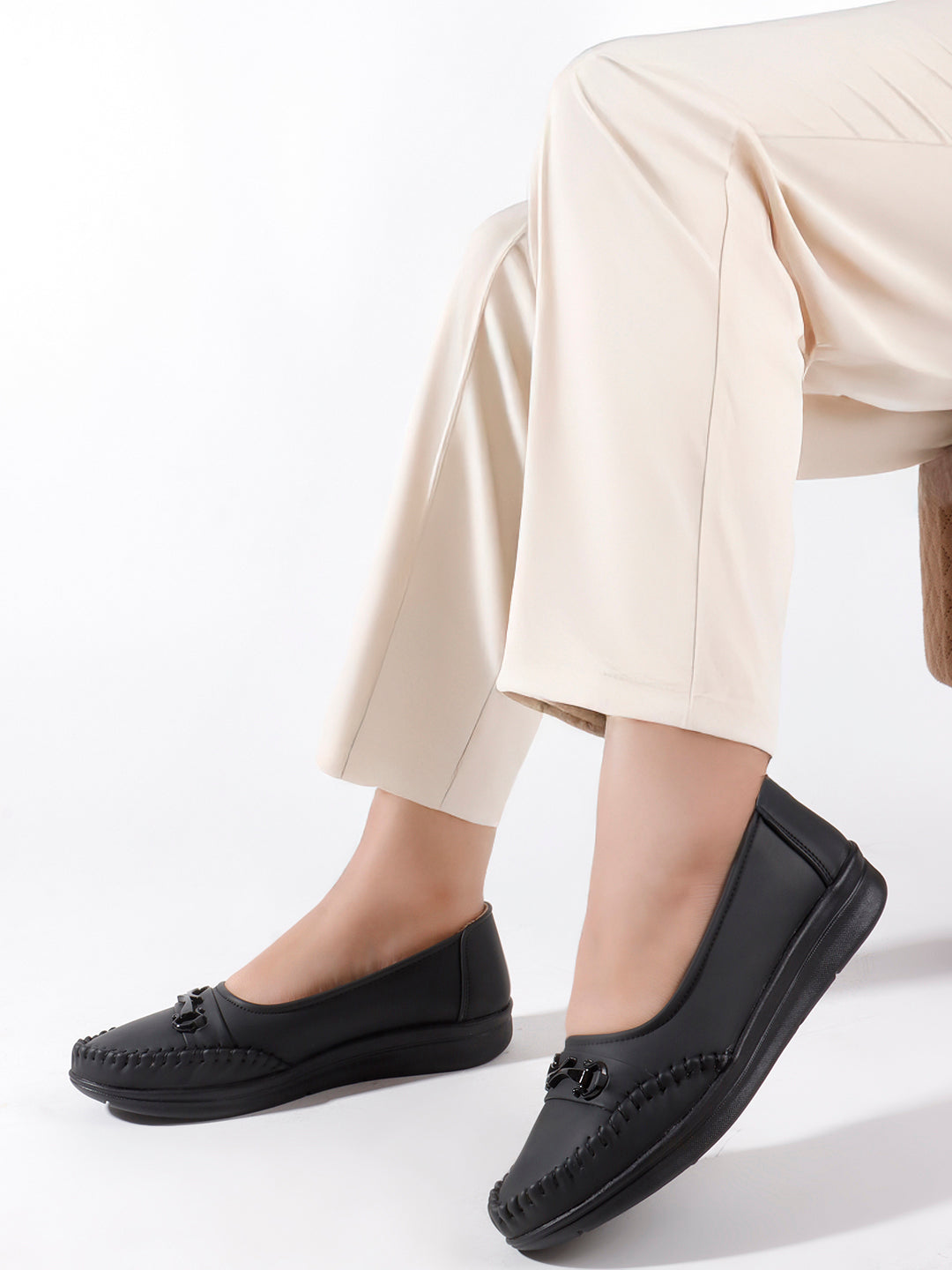 SHOECUBE COMFY 102 Black Loafers - Back