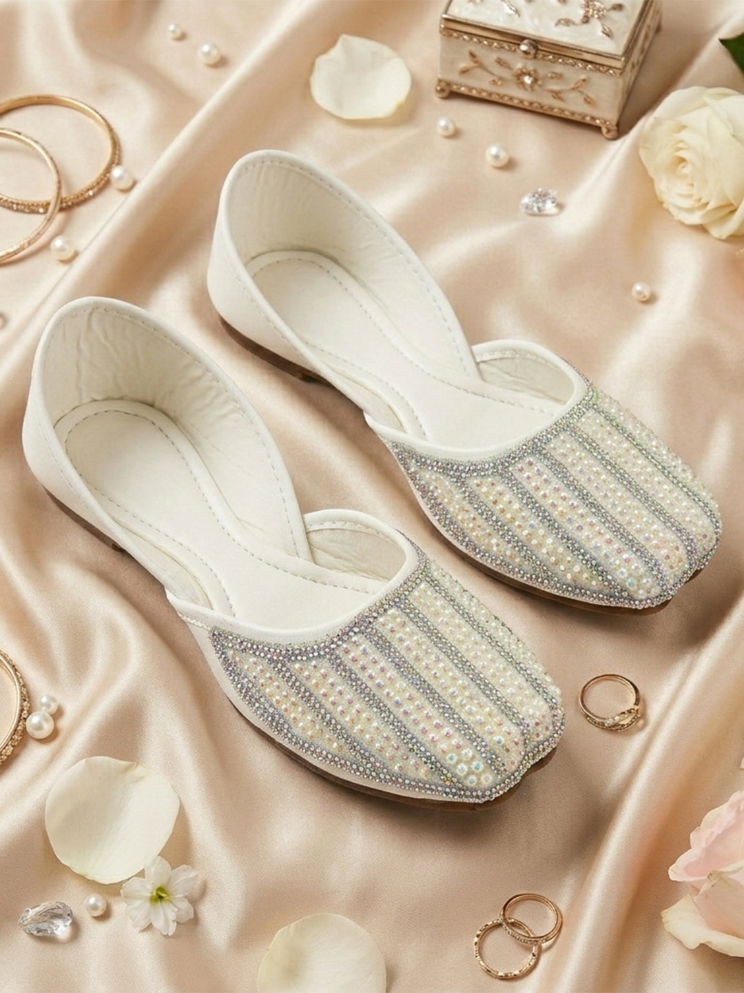 Planet Walk RANI 2137 White Flats - Main