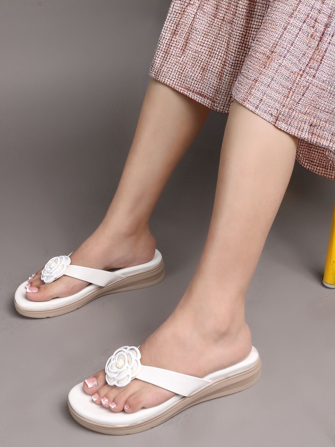 Planet Walk F219 White Heels - Side