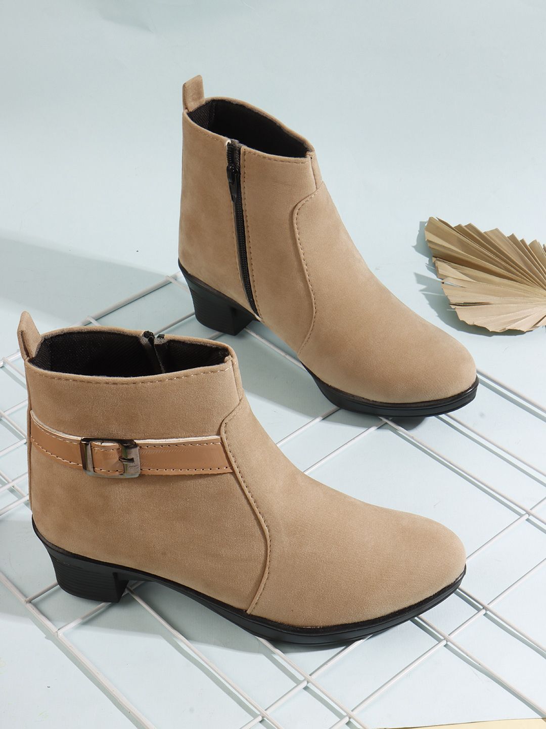 Planet Walk 1922 Cream Boots - Main