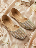 Planet Walk RANI 2137 Gold Flats - Main