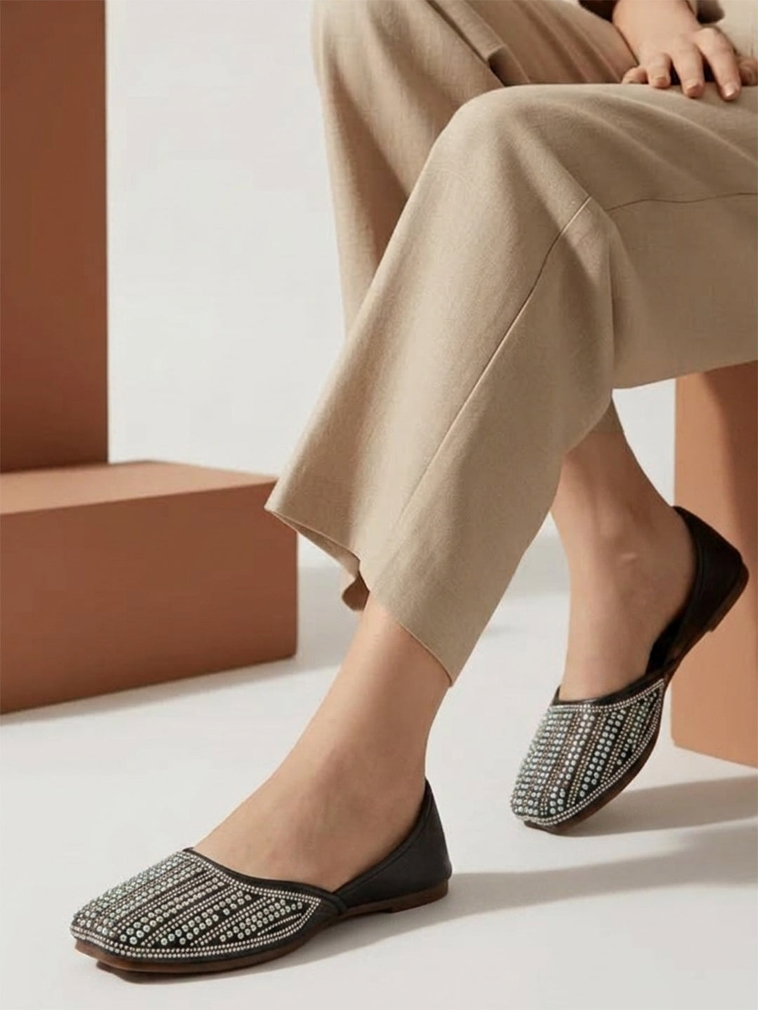 Planet Walk RANI 2137 Black Flats - Side