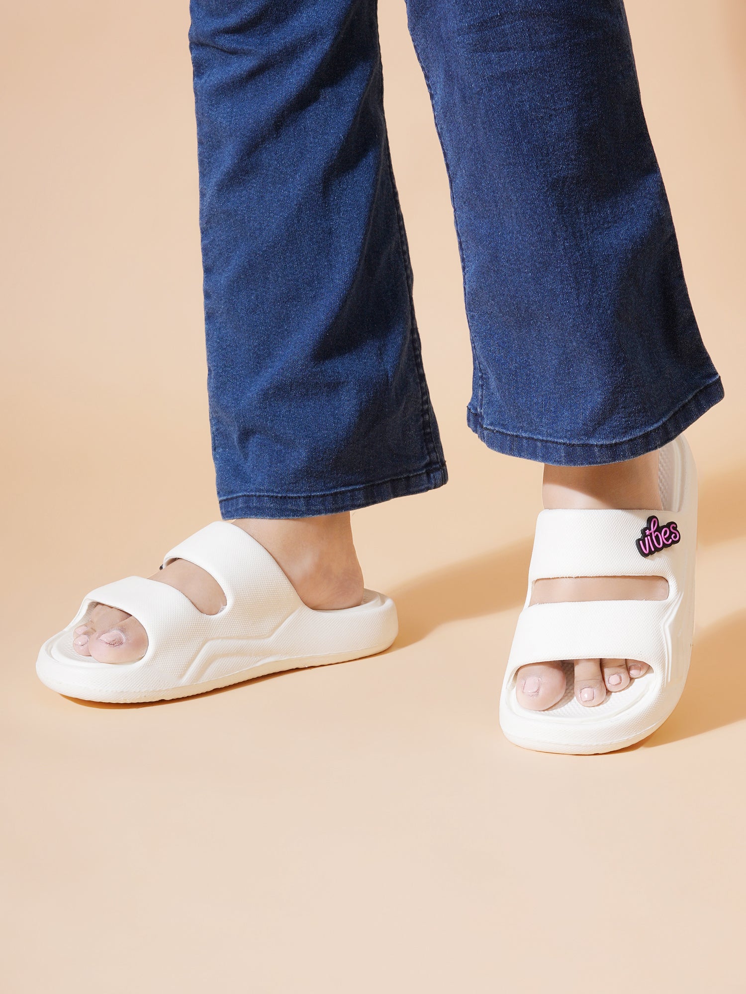 Planet Walk 150924 Women's Flip-Flops - Off White